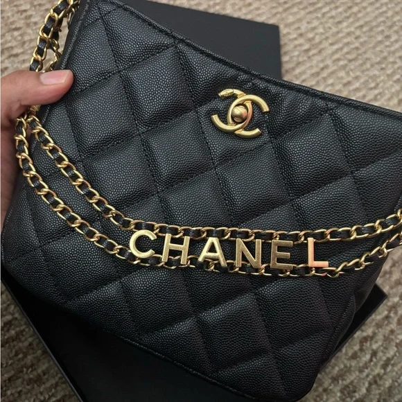 GWP Chanel gift beauty Black Quilted Shoulder Bag with Gold Chain - Picture 11 of 12